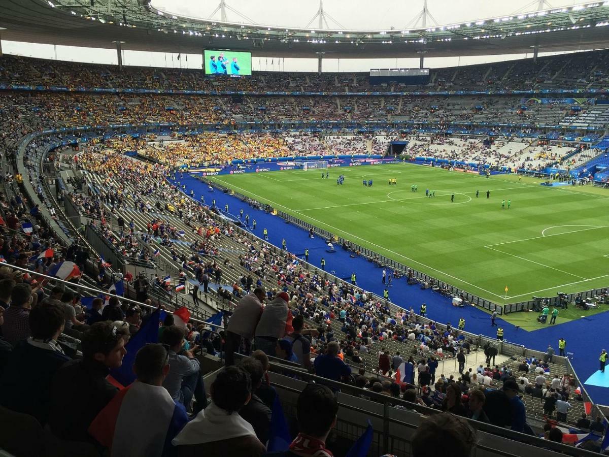 F2 Paris 10Eme Gare Du Nord - Stade De France - Parking سان دوني المظهر الخارجي الصورة